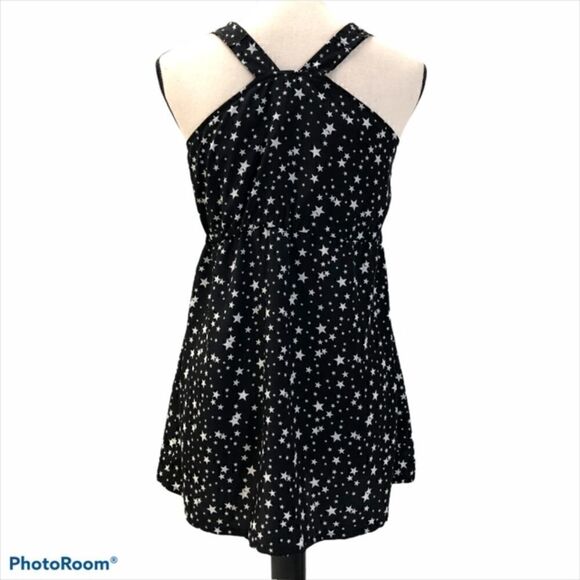 Hommage Sleeveless Tunic with a Tie Waist - Picture 3 of 6